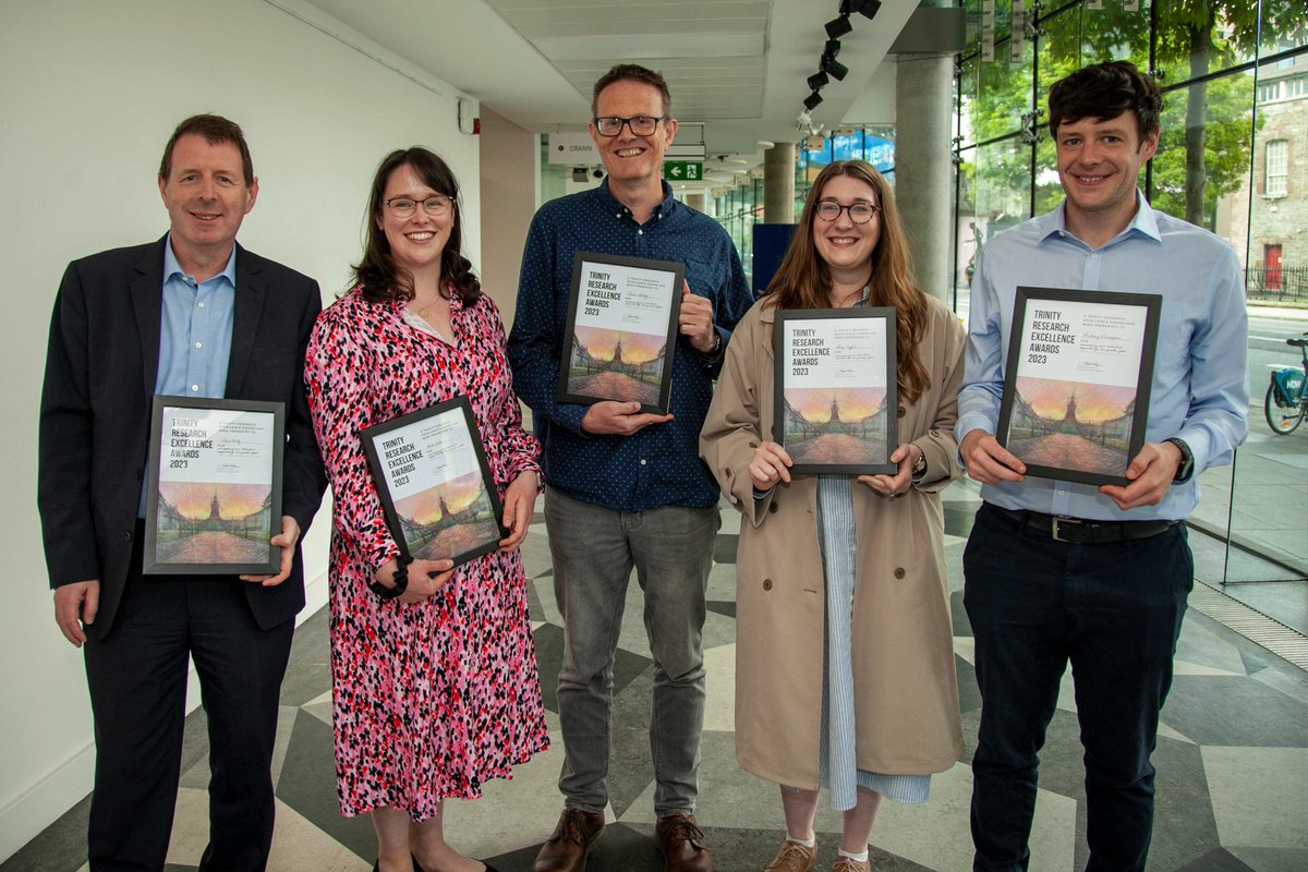 📢New on #researchMATTERS today: read about how a group of colleagues collaborated to support a major centre bid, and were recognised with a Trinity Research Excellence award for their efforts! 🔗tcd.ie/research/resea… #TrinityResearch @Trinity_RDO