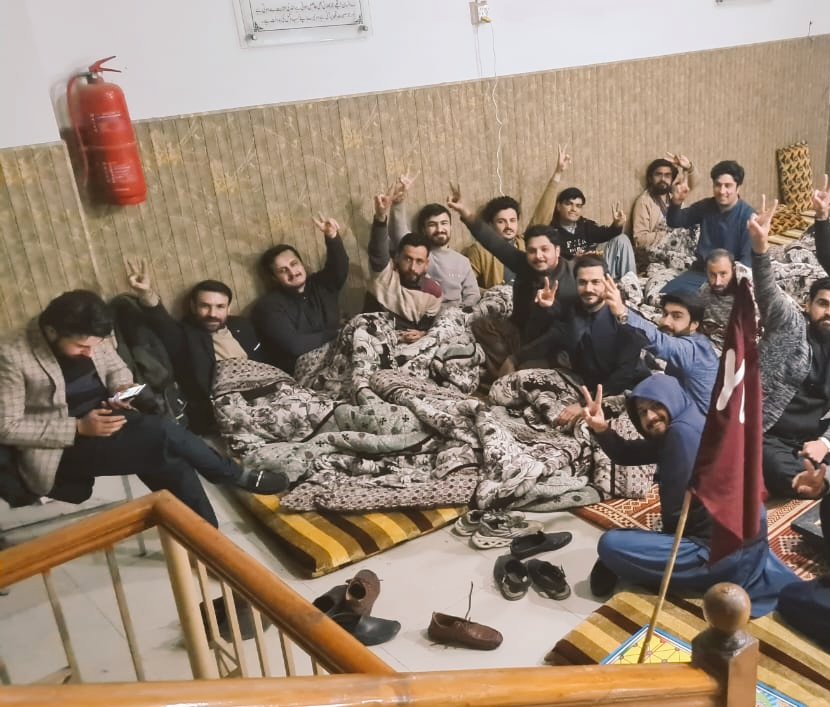 drmehwi18776126's tweet image. Ye ise Pakistan K bachy hae don't waste them  they are the brave people and know their rights.@KPChiefMinister  give them justice sir don't push them to violence #InductionforAll  #YDApgmiDharna