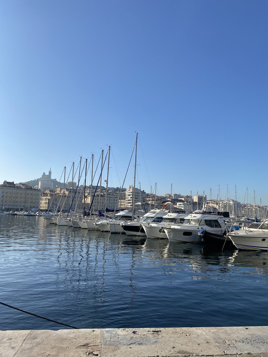C’est parti pour le coup d’envoi du comité Provence Alpes Côte d’Azur à Marseille ! Sabine Alary sa présidente et Laurent Grandin accueillent la centaine de participants venue pour l’occasion.