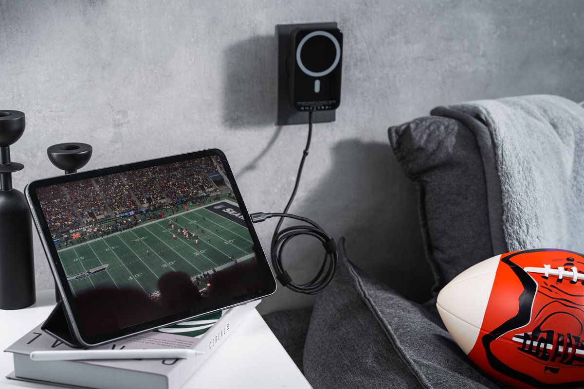 Stay connected through every touchdown and halftime show without missing a beat. 🎉

🏈Score big this Super Bowl with our wireless chargers! 🚀Stay powered up for every epic moment on and off the field.
bit.ly/48Rd4in