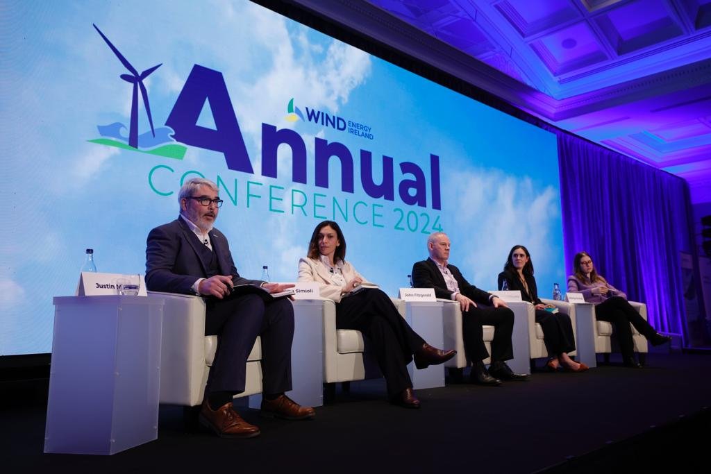 WindEnergyIRL's tweet image. 🧐 #TodayIlearned @USCleanPower recently released a report which directly tracked the flow of disinformation about renewables to well-established fossil fuel groups – @reawilliams_ @GWECGlobalWind #WEIconf