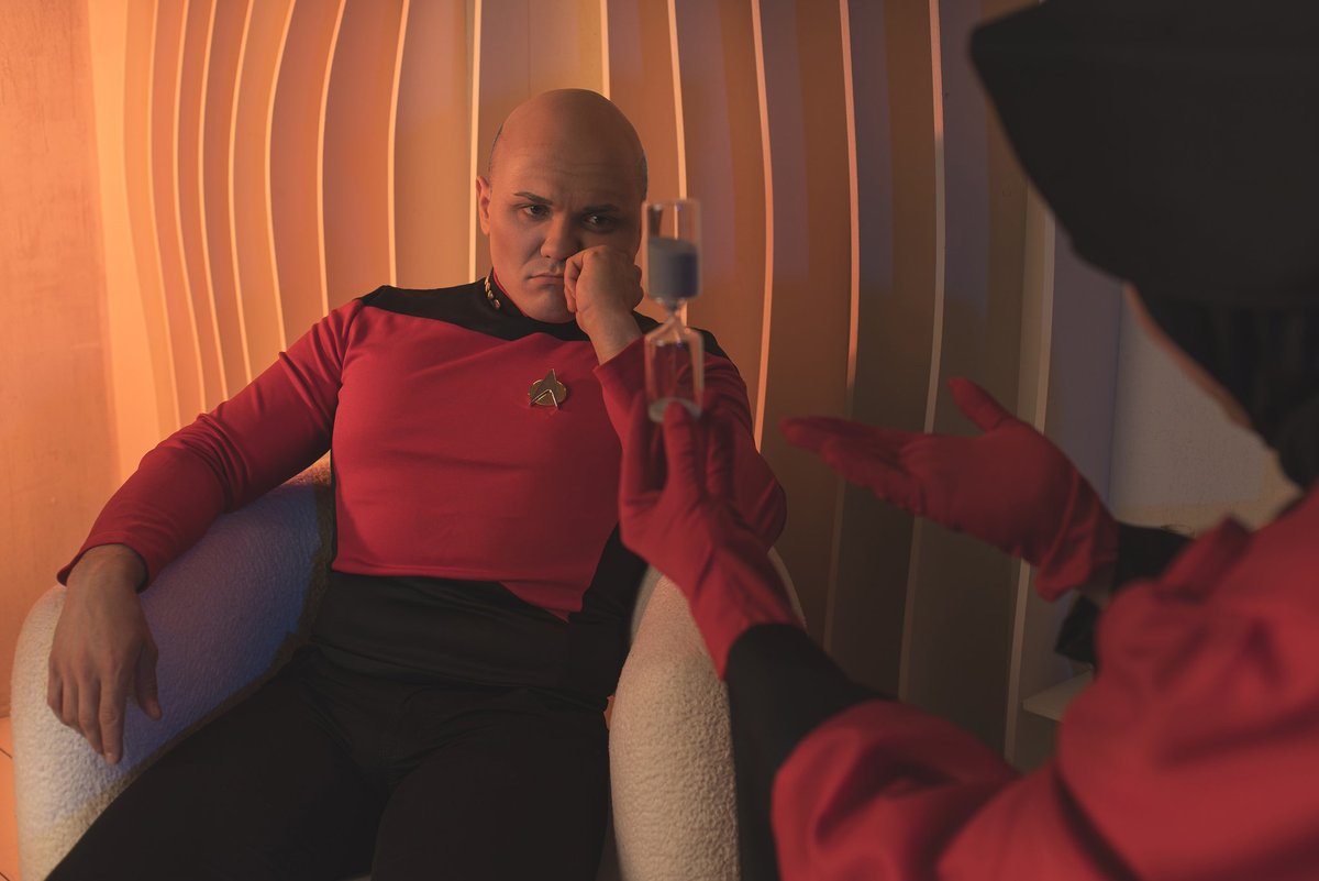 Давай я тебе на пальцах объясню, что вашу маленьковость в масштабах вселенной. #StarTrekTNG #StarTrek #Q #Picard
