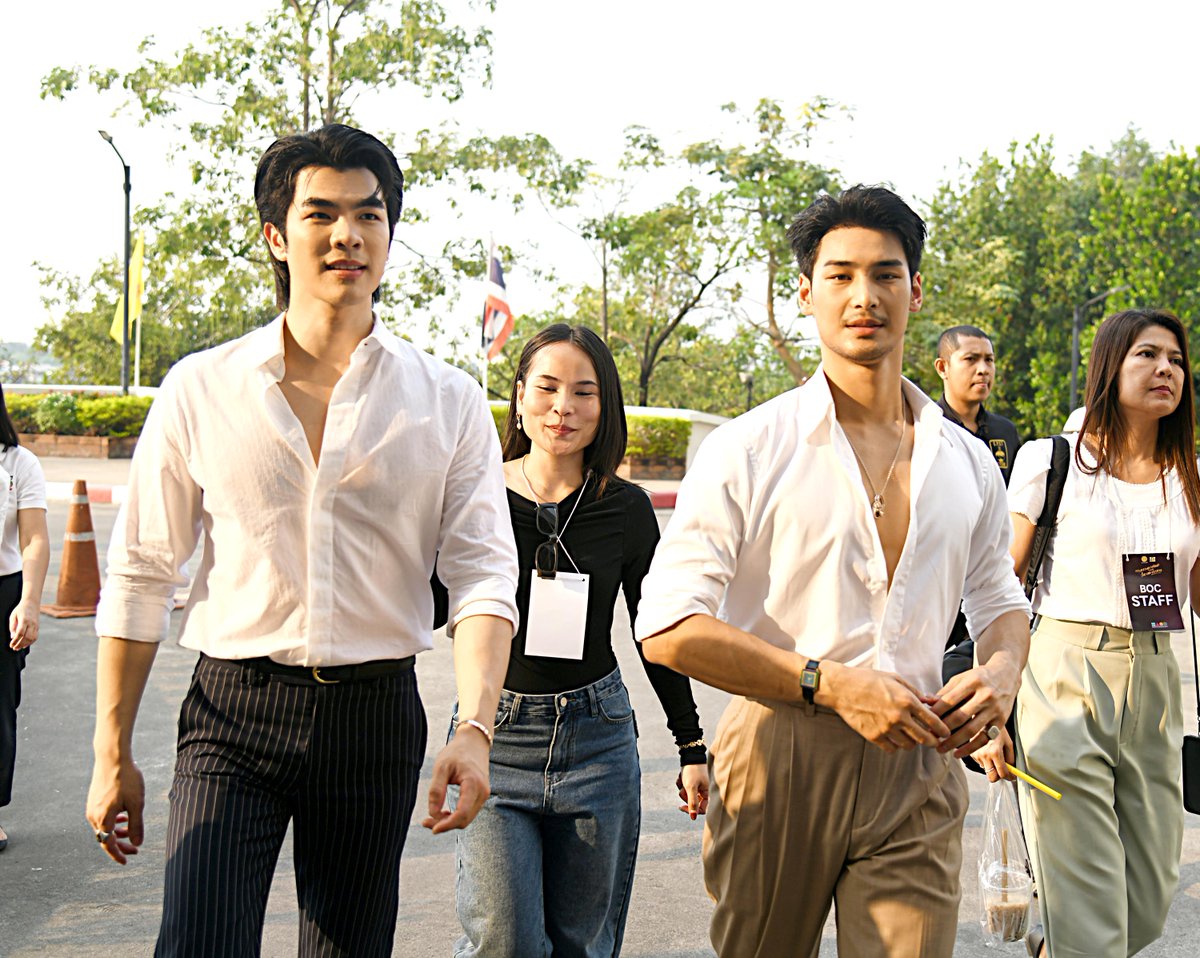 KhaosodOnline's tweet photo. #มายอาโป เตรียมเซอร์ไพรส์แฟนคลับ เปิดโปรเจกต์ยิ่งใหญ่ ที่กระทรวงพาณิชย์ 

ช่วงเย็นวันนี้ (31 ม.ค.67) กระทรวงพาณิชย์ ร่วมกับ บริษัท บี ออน ค���าวด์ จำกัด (Be On Cloud) ผู้ผลิตภาพยนตร์และซีรีส์วายระดับโลก เตรียมเปิดโปรเจกต์ยิ่งใหญ่  

เพื่อส่งเสริม ยกระดับสินค้าและบริการของไทยด้วย Marketing Platform รูปแบบใหม่ ผ่านภาพยนตร์และซีรีส์วาย 

#มายอาโป #MileApo  #BeOnCloud #ซีรีส์วาย