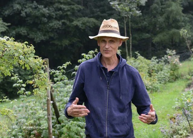 Peter kümmert sich um über 100 seltene Nutzpflanzen zum Erhalt der Biodiversität.🌱 Sichere dir Saatgut und besuche ihn in seinem Sortengarten: wemakeit.com/tw-vielfalt-st…

#crowdfunding #wemakeitPromotion