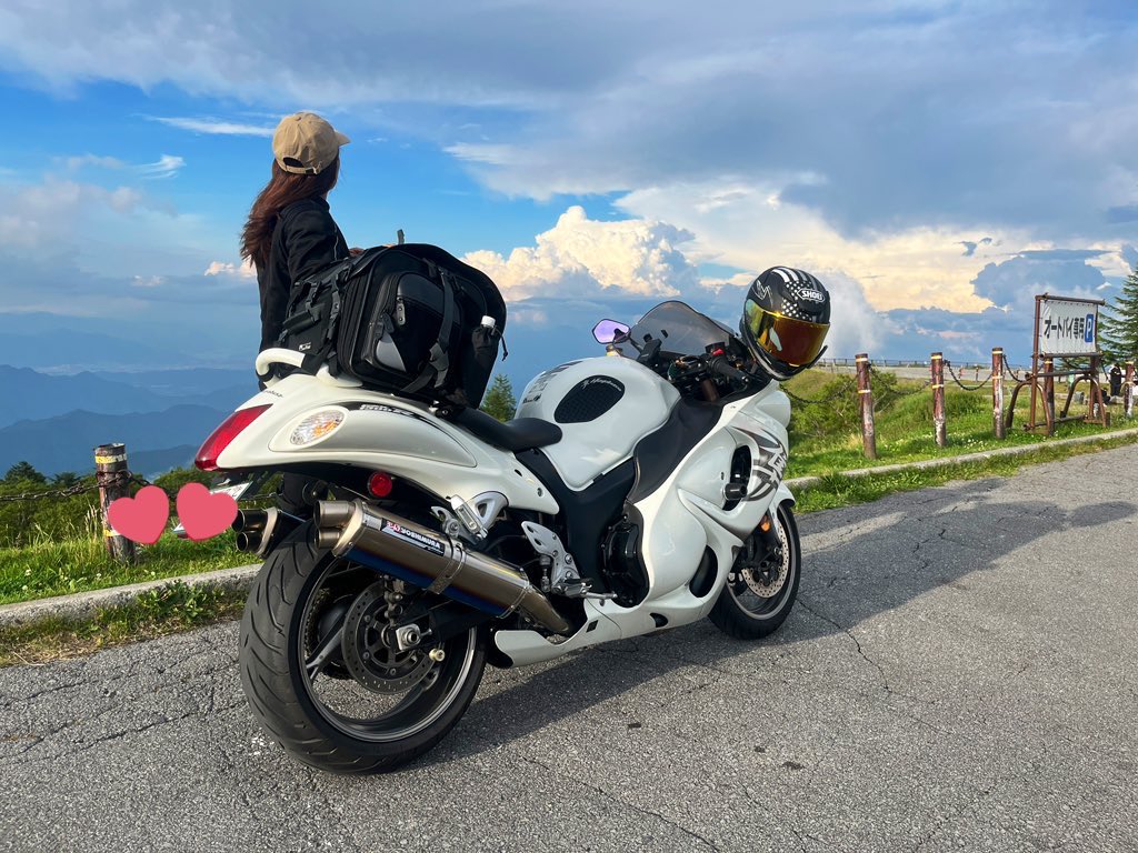 Rchan6661's tweet photo. 名前 : 🐣
性別 : 女
年齢：30歳
身長 : 157cm
住み : 福岡
車種 : GSX1300R 隼
一言：いざという時は晴れますが、雨女です😌☔️
まだまだ、初心者なのでお手柔らかに…|ω･`)

🐶🐱🦅

 #バイク乗りとして軽く自己紹介 https://t.co/CqEDALQX1a