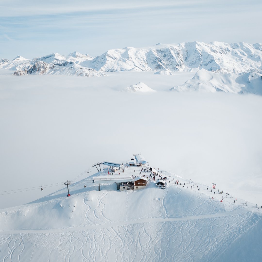 LapogeeCourch's tweet photo. Mix nature and beauty and you get Courchevel. 🤍

#LApogeeCourchevel #MasterpieceHotels https://t.co/elWQQnVSf6