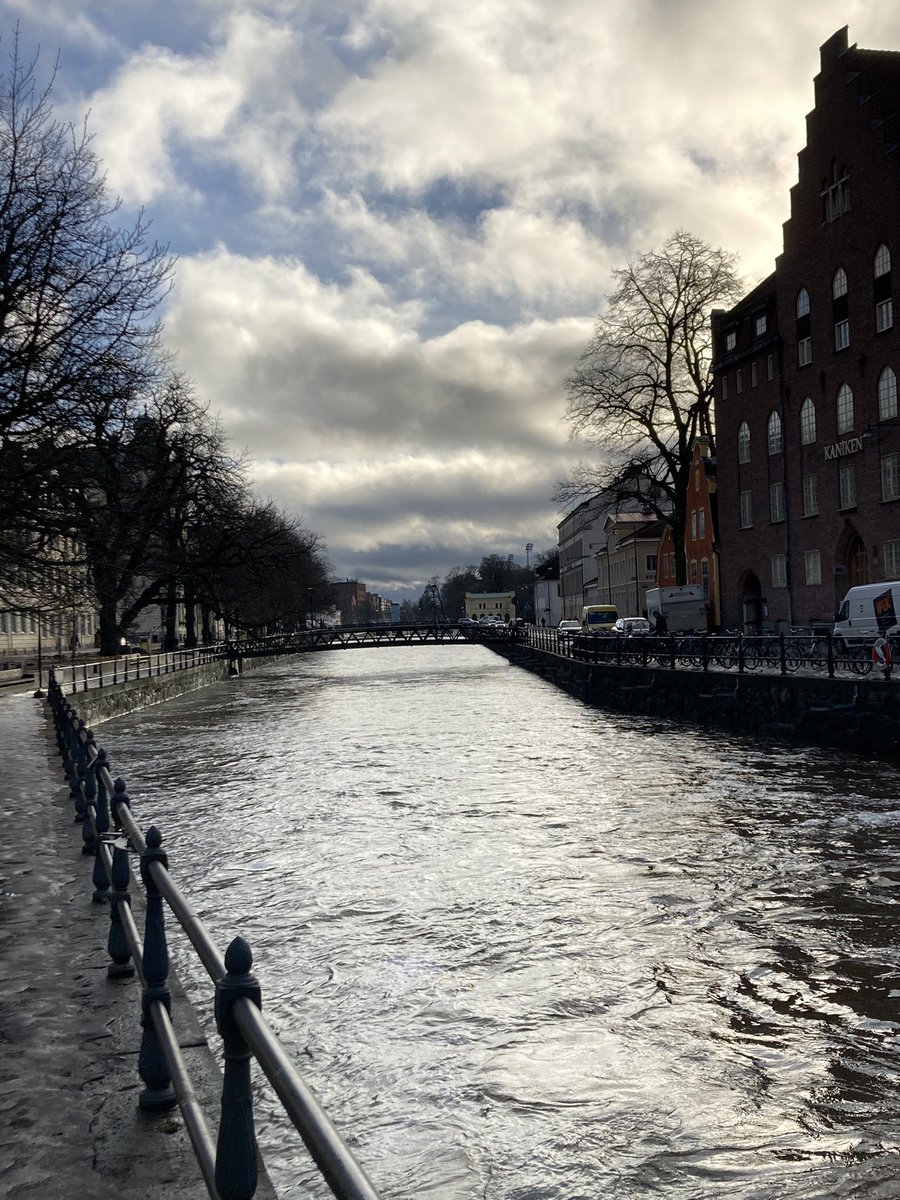 HugoZH's tweet image. En känsla av Valborg i luften! #Uppsala