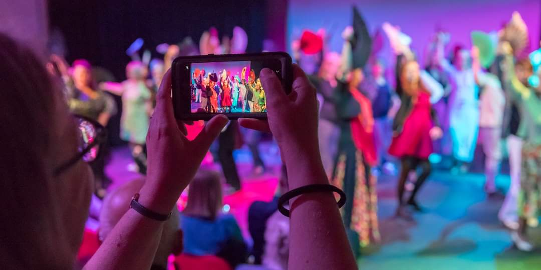 Celebrate your work with your communities!

Apply for our Community &amp; Voluntary Arts Award in:

Children &amp; Youth Arts
Performing Arts
Visual Arts
Music
Outstanding Contribution
Unsung Hero

Info &amp; application form:
cheshirewestandchester.gov.uk/news/cheshire-…

Deadline: Mon 12 Feb

Pic: <a href="/MarkCarline/">𝙼𝚊𝚛𝚔 𝙲𝚊𝚛𝚕𝚒𝚗𝚎</a>