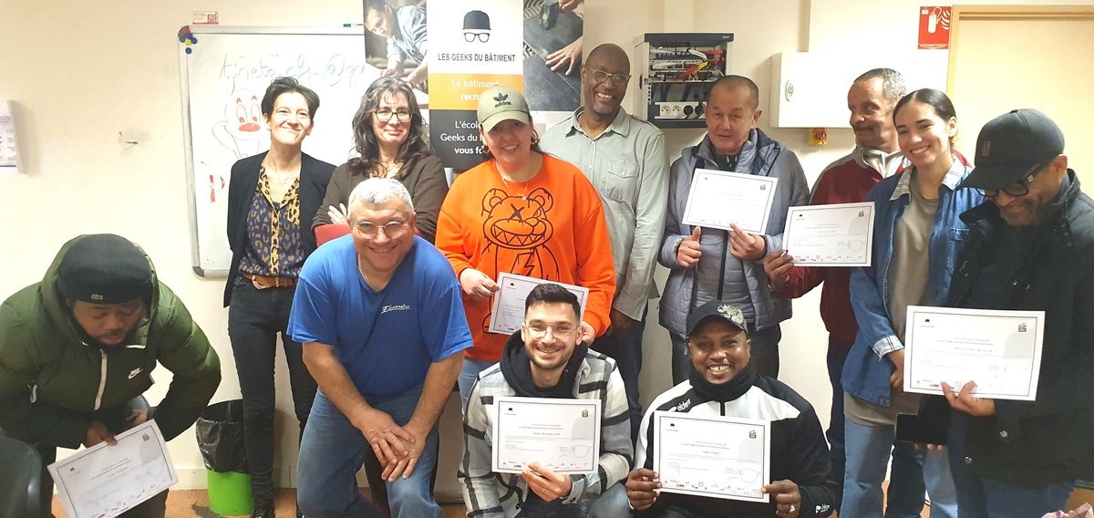 [Remise d'attestations] Félicitations à nos apprenants du #CFP <a href="/grandparissud/">Grand Paris Sud</a> qui ont suivi avec rigueur et passion cette #formation de 3 mois, vers les métiers du second œuvre ! 👏
Avec <a href="/iledefrance/">Région Île-de-France</a> <a href="/FFBGrandParis/">FFB Grand Paris Ile-de-France</a> <a href="/saintgobain/">Saint-Gobain</a>  <a href="/villedegrigny91/">Ville de Grigny (91)</a> <a href="/ImpalaAvenir/">Impala Avenir</a> 
#bâtiment #Emploi