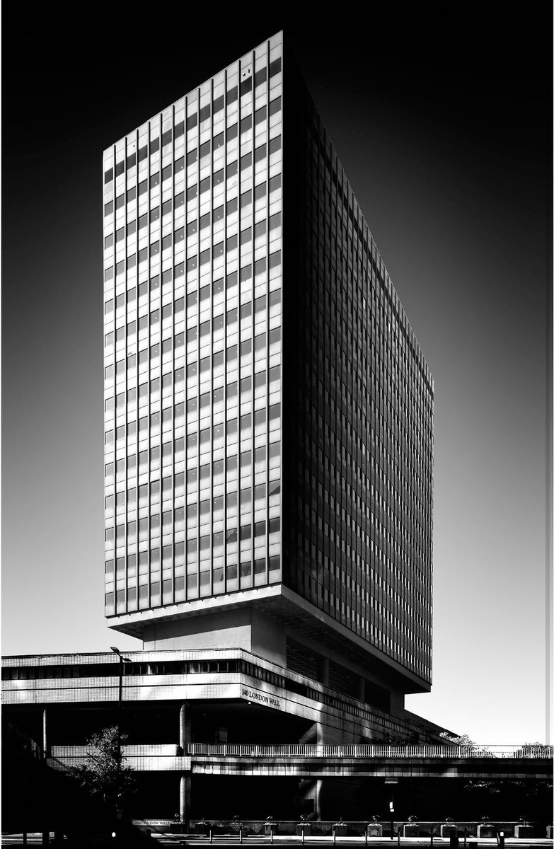 C20Society's tweet image. 🚨Action klaxon: Today is your last opportunity to object to the demolition of Powell &amp;amp; Moya’s majestic Museum of London and Bastion House. Brutalist fans unite!

✍️ Submit your objections to the City of London via the link below (Ref: 23/02265/FUL)

➡️ londonstartshere.co.uk/take-action