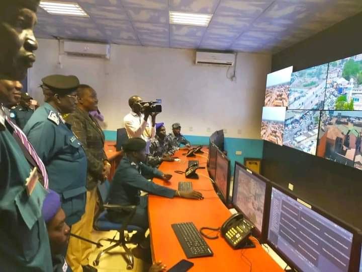 RadioOneSS's tweet photo. South Sudan National Police Service says it has reinstalled CCTV surveillance cameras around Juba to help prevent crimes in the city.
The reactivation process cost around USD 83,300, SSNPS announced Wednesday. #OneUpdates 📸 SSNPS https://t.co/KSrKbZoseJ