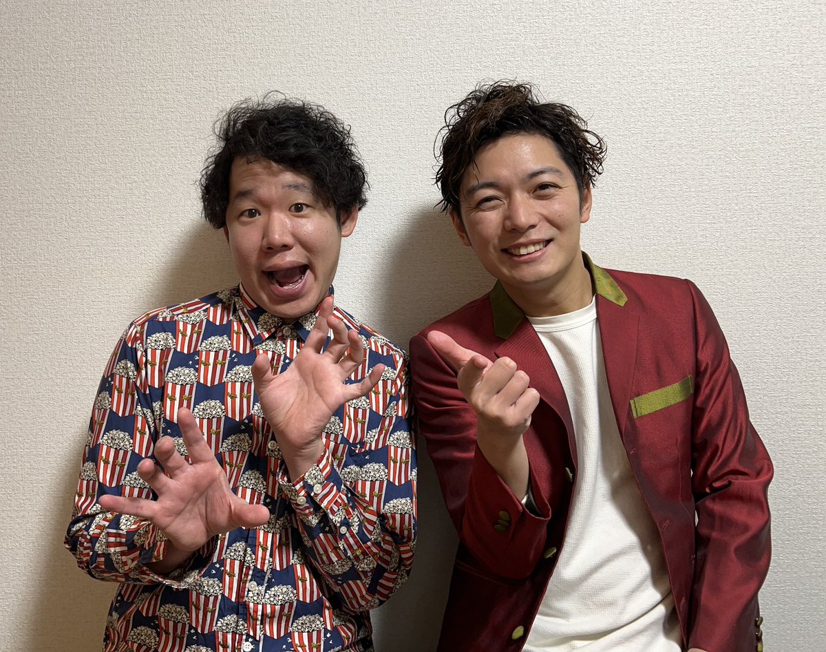 お久しぶりです。

同期の川端チョイスと組むことになりました！

『でんでん太鼓』　です！

コンビ名レース最後まで残っていたのは『あいあい傘』でした。

よろしくお願い致します！