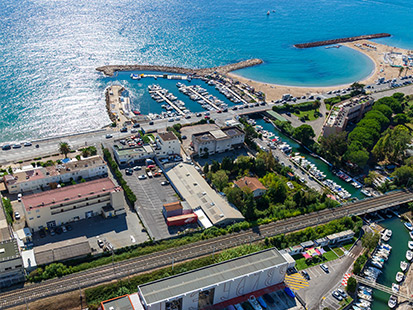 Le Port du Béal, géré par Aéroports de la Côte d'Azur, s’équipe d’une webcam pour permettre aux plaisanciers d’estimer les conditions météorologiques avant de se déplacer. Plus d’infos 👉 cannes.aeroport.fr/actualites/mis…