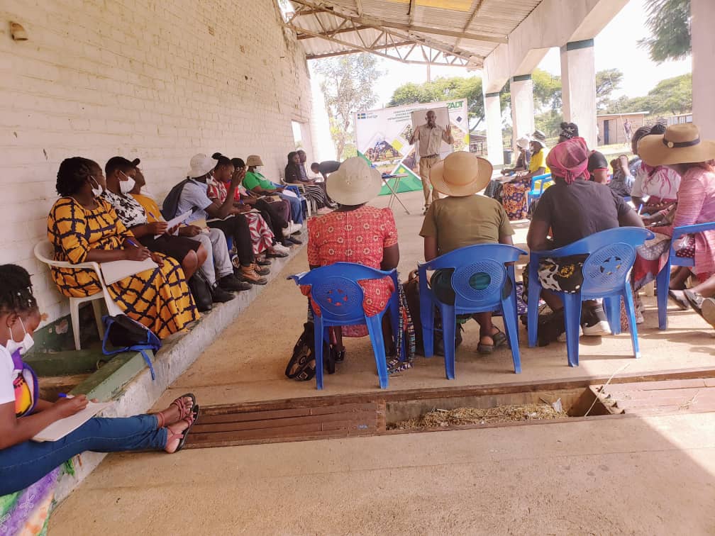 zadtonline's tweet photo. It is our second day at Dawnview Farm, Marondera, training dairy and beef farmers on access to finance under the Sida-funded CAUSEWAY project. #FarmersTraining #AgriFinance #AccessToFinance #EmpoweringFarmers #DawnviewFarm #CAUSEWAYProject #Sida #FarmersTraining #AgriValueChain https://t.co/OMacP94qcZ