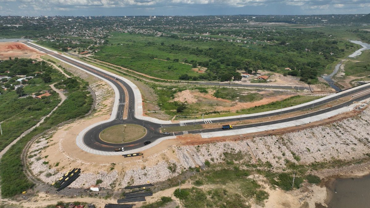 🙌 La #CostaneraSur de Asunción: Un proyecto transformador que se acerca a su Meta 🚗 

Con un avance del 92%, la obra está cada día más cerca de su puesta al servicio de todos los ciudadanos. 

👉 bit.ly/3vZj36o