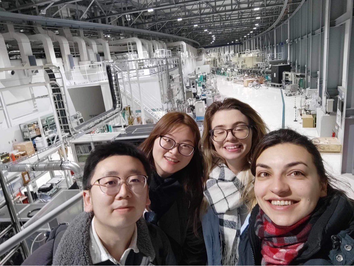 Hang_Xu_u's tweet photo. Really enjoy my first beamtime in Spring8 with our lovely team and nice beam scientist!!🥳 I will always remember the snow flakes and cute deer during the memorable week.😌 https://t.co/S1mYkJ5Bq1