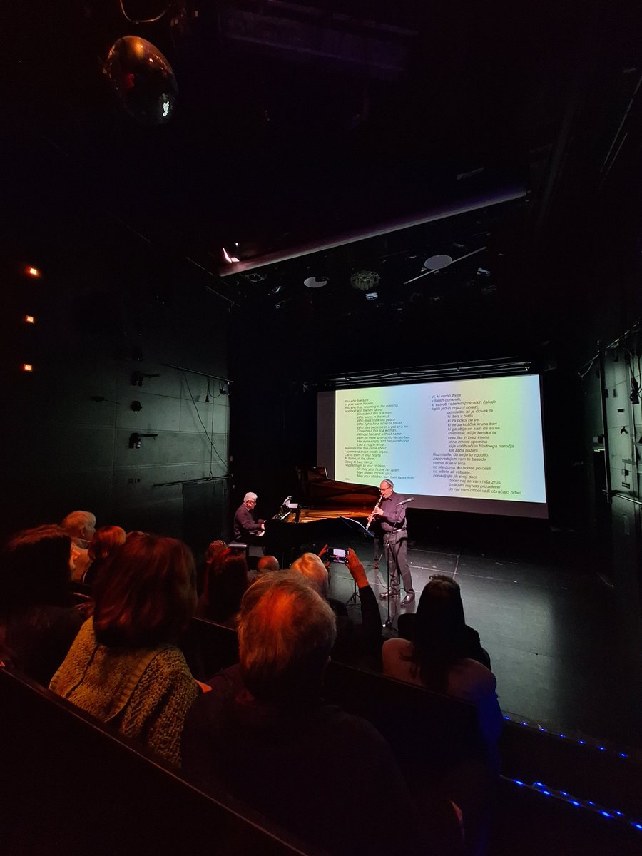 Abbiamo commemorato ieri la Giornata della Memoria con la performance musicale-letteraria del duo Davide Cassali presso il <a href="/Miniteater/">Mini Teater</a> . Durante il concerto sono stati letti alcuni estratti di "Se questo è un uomo" di Primo Levi.