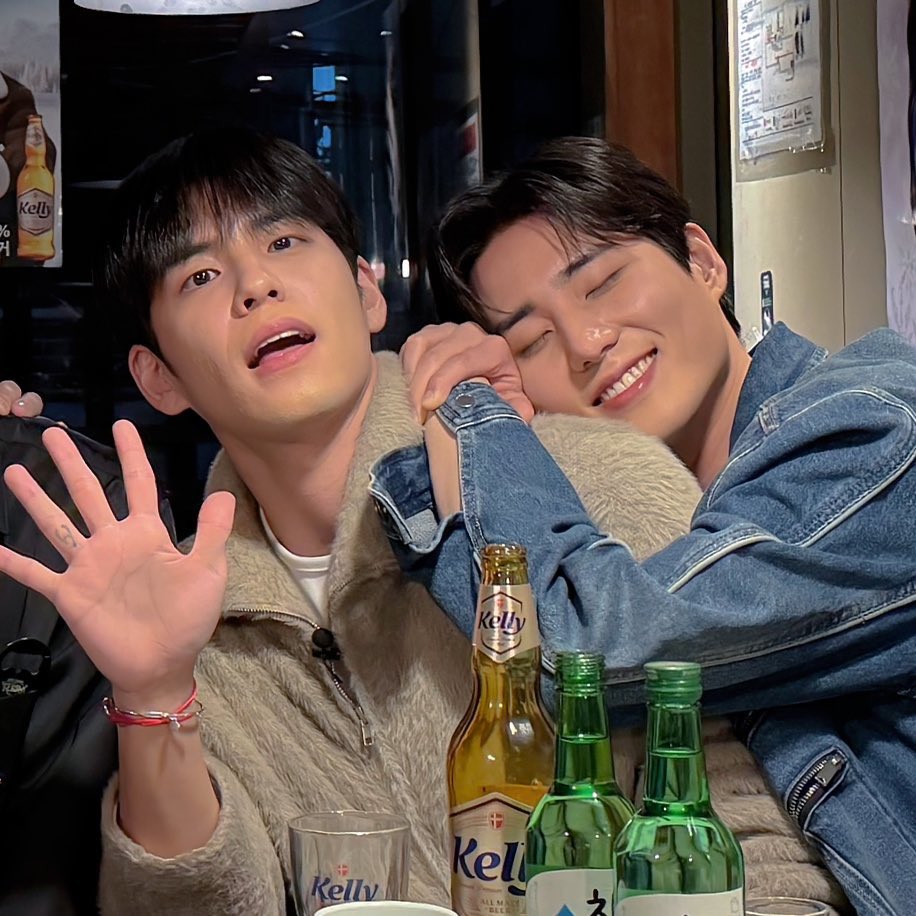 bbirongie's tweet photo. youngk is extra clingy when he’s drunk 🤧🤧 https://t.co/cYBICAV1VG
