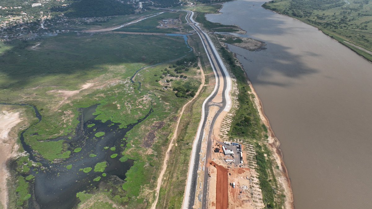 mopcparaguay's tweet photo. ✅ Si bien el plazo de culminación es en julio de 2024, la meta es habilitarla plenamente al tránsito antes.

#GobiernoDelParaguay 🇵🇾 #MOPC #ParaguayCrece https://t.co/G7sOxTs1xN
