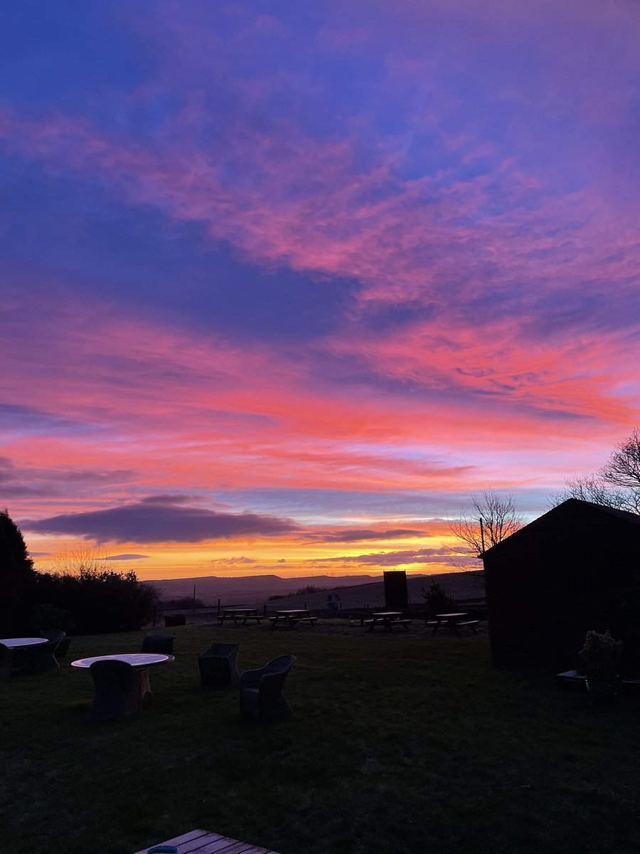 JWLeesHuntsman's tweet photo. Welcome to another wonderfully wild Wednesday up on t’tops!

Serving hot food, cold and hot drinks with warm Yorkshire hospitality!

Take a seat and let us look after you

https://t.co/DBFbNrZFMz

#holmfirth #jwleesbrewery #westyorkshire #kirklees #huddersfield
#hd9 https://t.co/f5aZQSMw66
