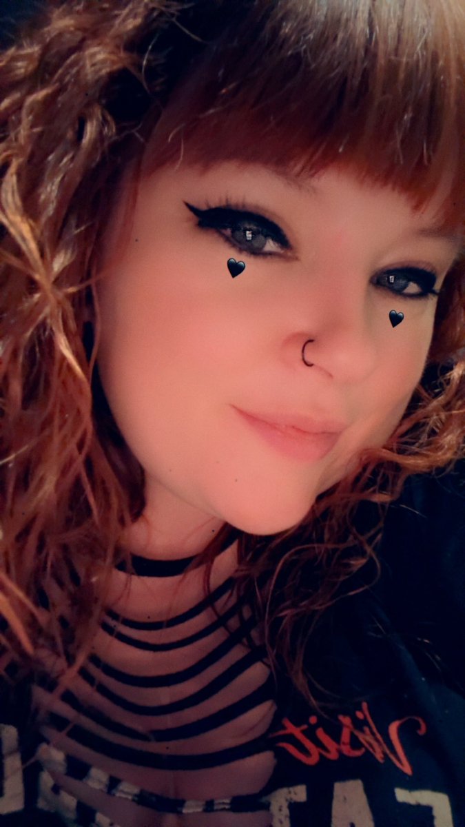 Felt so cute🖤 #420community #cannababe #CannabisCommunity #cannacutie #fun #gamergirl #greeneyes #pcgamergirl #redhead #sexygamer #stoner #stonerbabe #tease #