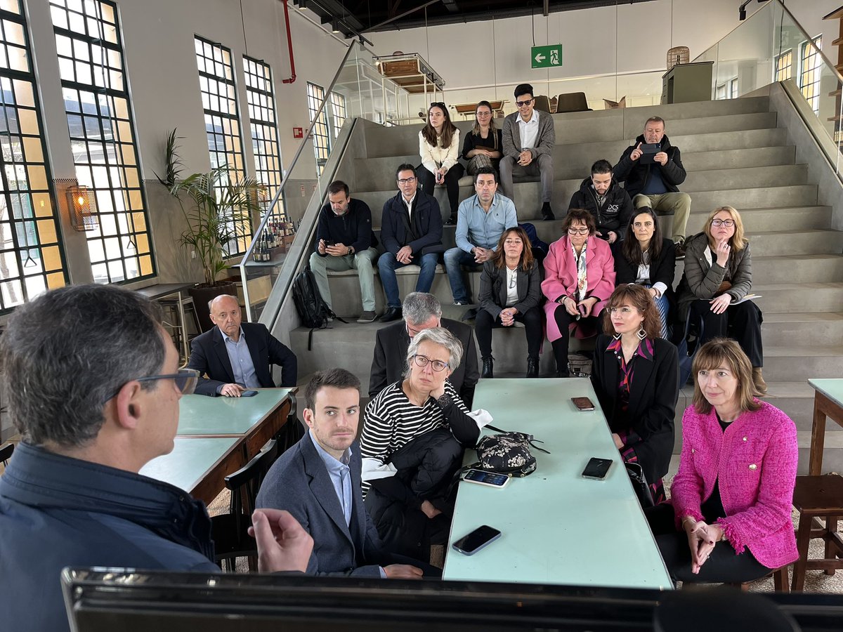 AndorraBusiness's tweet image. 📌Jornada intensa de treball a la missió econòmica que organitzem a #Portugal. Després de les recomanacions empresarials visitem @unicornflisboa que impulsa programes, hubs i models per un creixement accelerat dels negocis. #InvestinAndorra @STARTUPLISBOA @cambraandorra