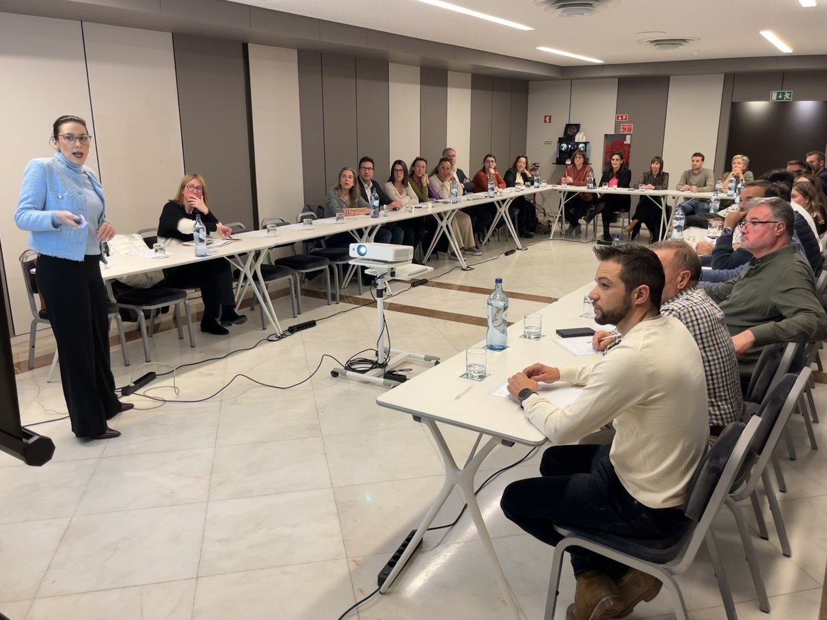 AndorraBusiness's tweet image. 📌Jornada intensa de treball a la missió econòmica que organitzem a #Portugal. Després de les recomanacions empresarials visitem @unicornflisboa que impulsa programes, hubs i models per un creixement accelerat dels negocis. #InvestinAndorra @STARTUPLISBOA @cambraandorra