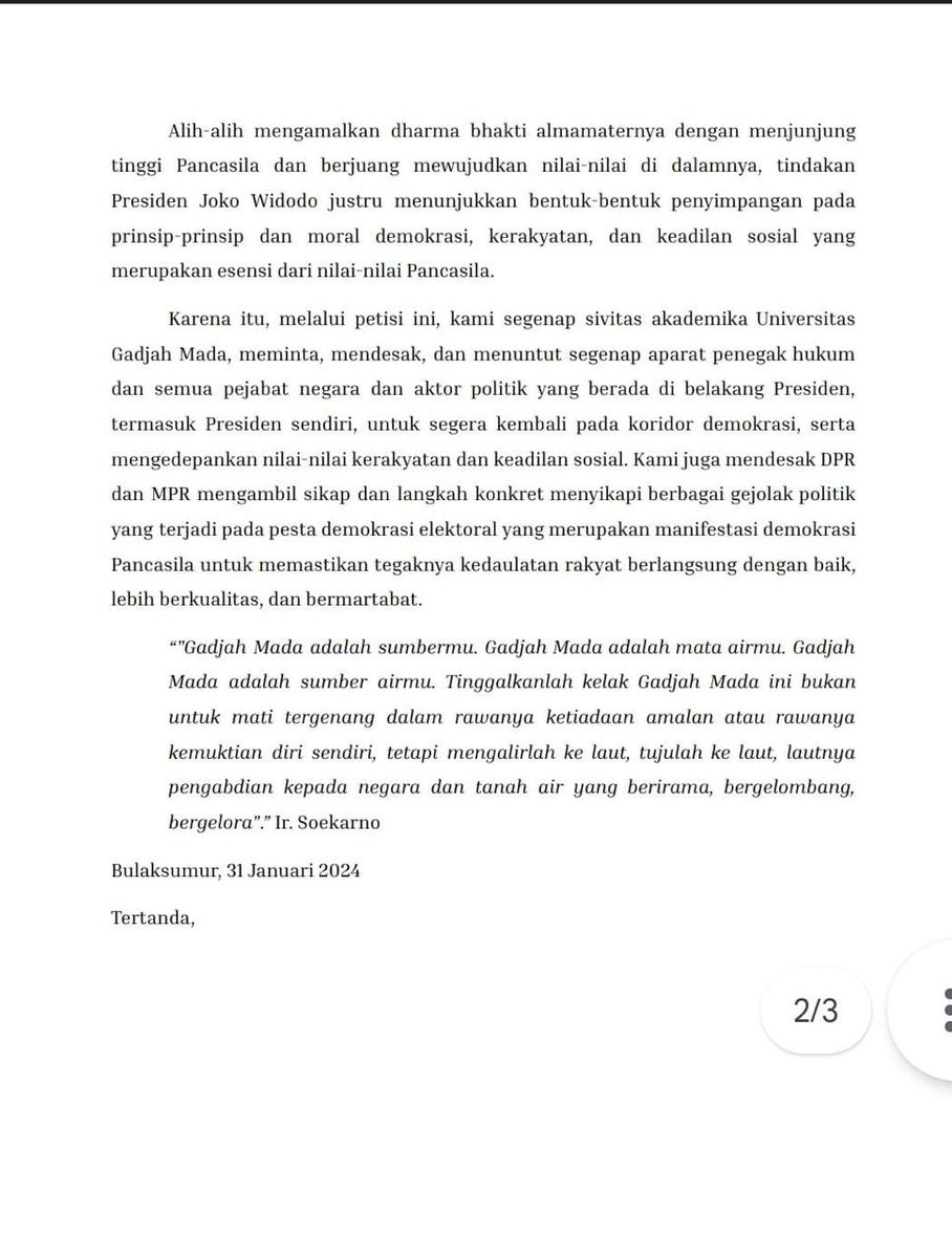 WagimanDeep212_'s tweet photo. Prof. Koentjoro mewakili sivitas akademika UGM sampaikan pernyataan desakan kpd Presiden @jokowi
Terkait :
Pelanggaran MK
Keterlibatan aparat
Keberpihakan (Netralitas) 
Penyimpangan demokrasi...dll

Masyarakat, Mahasiswa, Akademisi, LSM mulai bergerak..
CEBOKER tetep pura2 buta tuli ketutup fuluz
