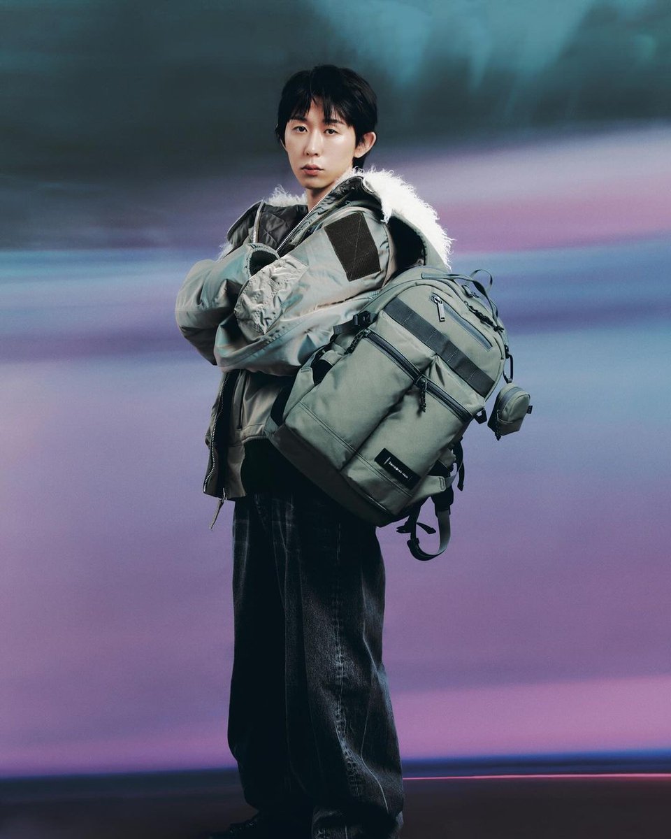 AOMGTH's tweet photo. [VID] 310124 Dazed Korea โพสต์ภาพ Code Kunst และแบรนด์กระเป๋า Samsonite RED จาก Dazed Korea ฉบับเดือนกุมภาพันธ์ค่ะ

https://t.co/cCV8ez2HdL

#AOMG #CodeKunst #코드쿤스트 #SamsoniteRed https://t.co/1D3fmXZmCs