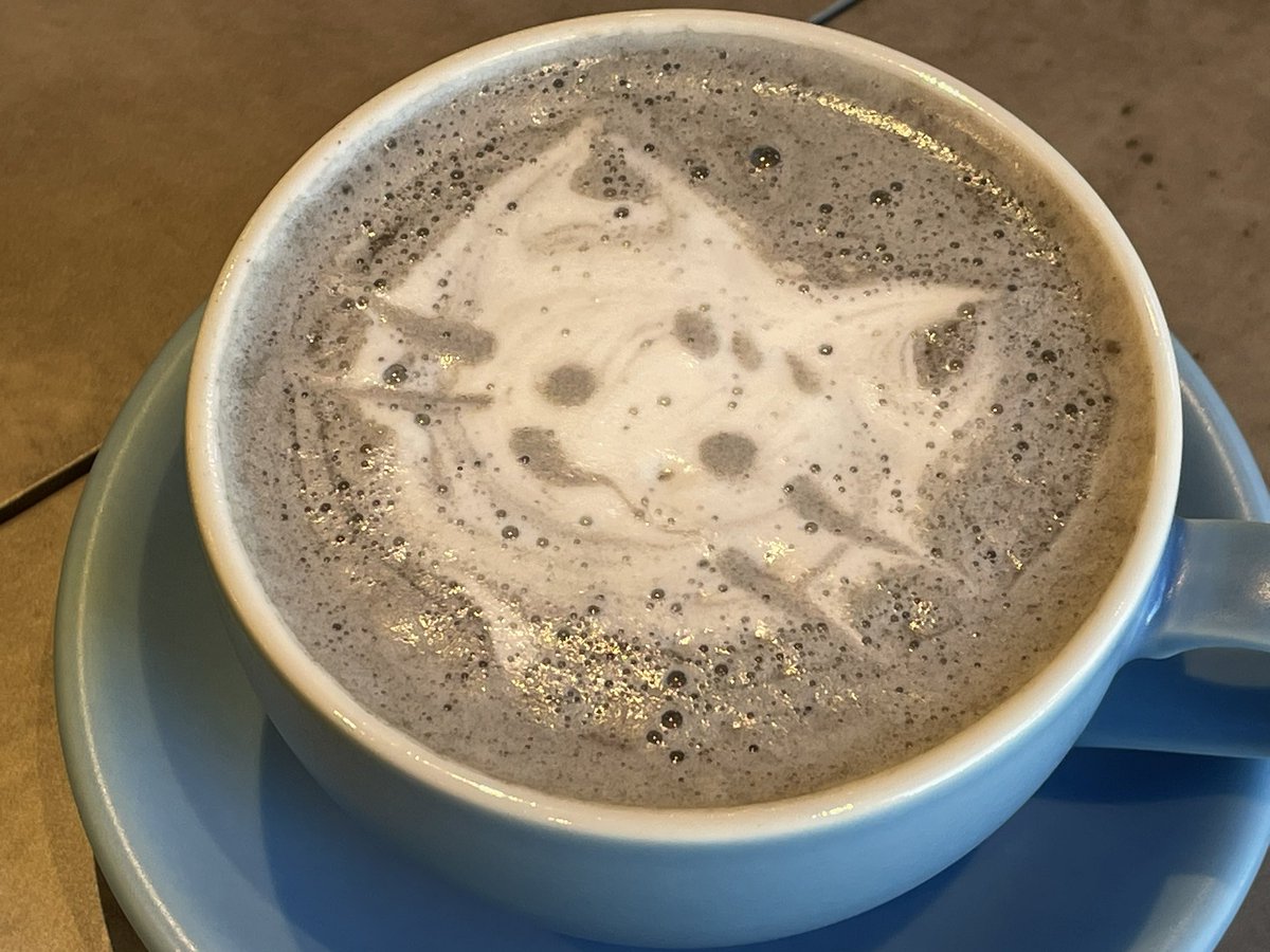 fm764's tweet photo. #らじいし号が行く
今日は石巻市湊町の #BBcoffee ビットブレイクコーヒーさんからお送りしました。
外観も中もオシャレ。お願いしたBBゴマラテアートは猫ちゃんがかわいい。ハンバーグやバターチキンカレー、バスクチーズケーキ、日替わりのデザートも美味しそう!テイクアウトもできますよ! https://t.co/jOQ7L8DdvV