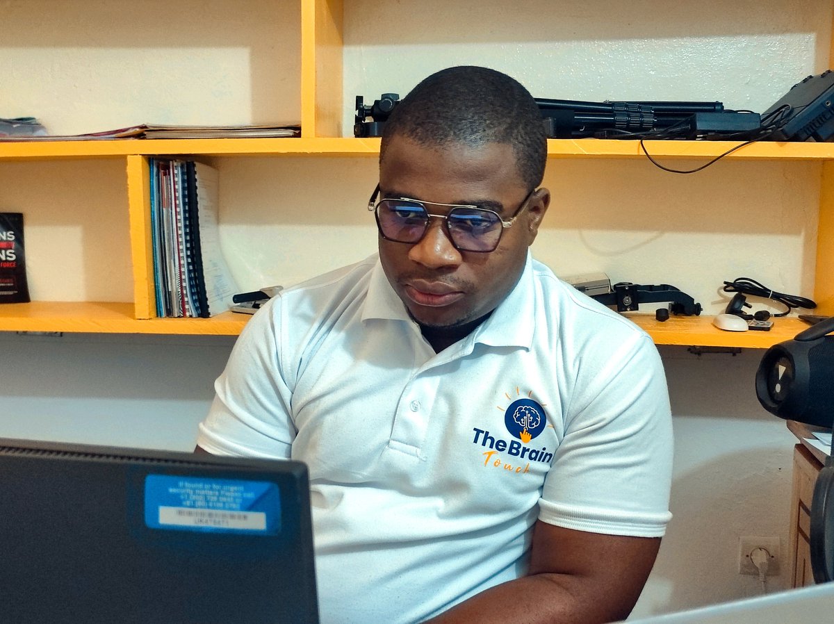 DjamahMedard228's tweet photo. Reste à l'écoute, apprends , exerce toi et au-dessus de tout ; partage ton savoir-faire. C'est la meilleure façon d'être un leader efficace.

Je suis Djamah Amèvi Médard  , Entrepreneur , Stratège numérique, Expert en communication , et CEO de The Brain Touch SARL U https://t.co/lYyA1syo03