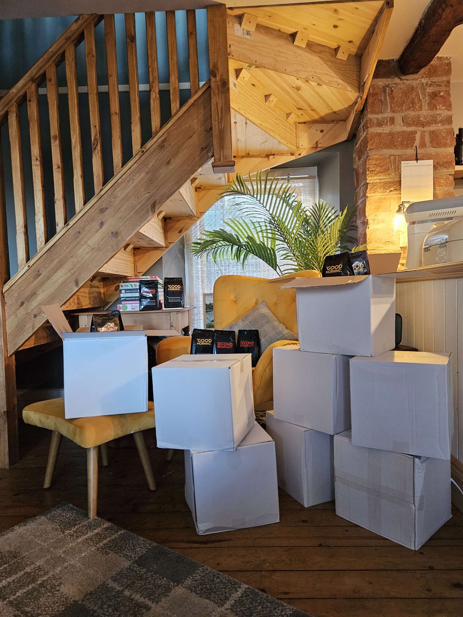 BagginsTV's tweet image. The Second Breakfast Club HQ is looking like a warehouse this morning and I am EXCITED😁

Only one month to go until we officially launch!

Preorders are live over at secondbreakfastclub.bagginstv.com AND every order placed before March 1st will come with some lil' enamel freebies 👀