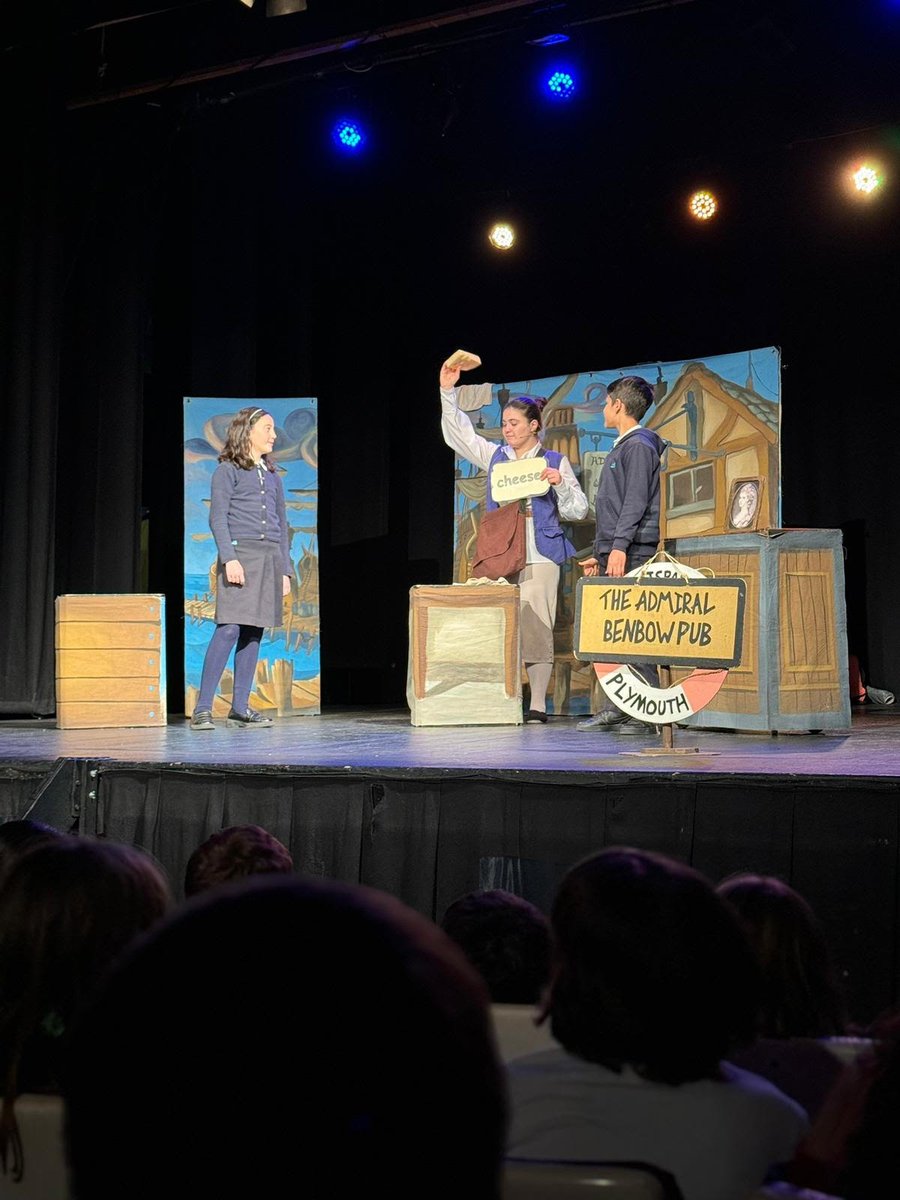 standreu's tweet photo. Yesterday afternoon, 5th and 6th graders have enjoyed “Treasure Island” at Badalona's Teatre Círcol @elcircol . They have learned a lot while having fun. #optimismeurgent #english #teatre #5EP #6EP https://t.co/nZIF2ZHTQk