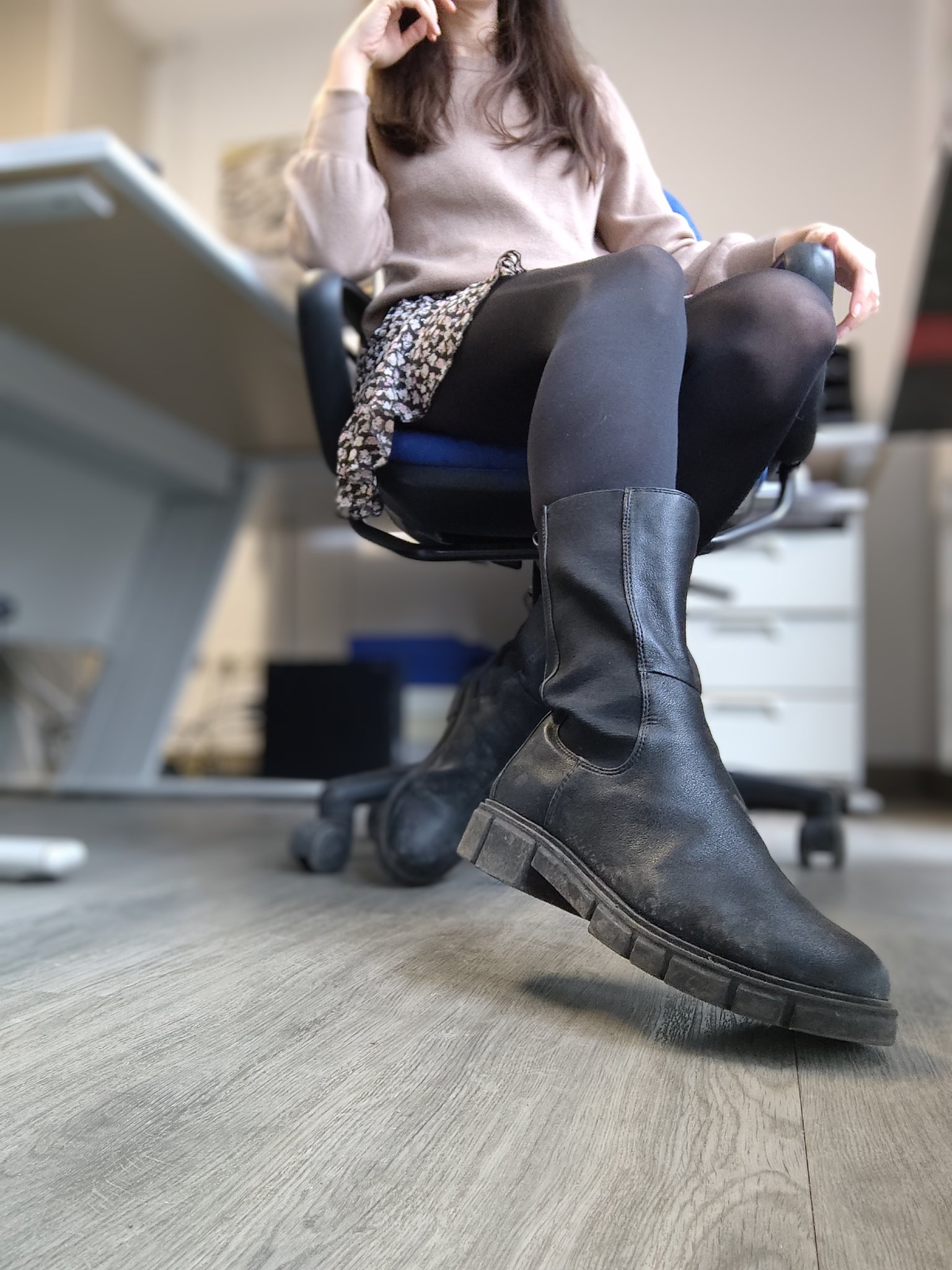 Und wieder ein Paar Schuhe nach denen du dich sehnst.... https://t.co/GScxie2OkR
