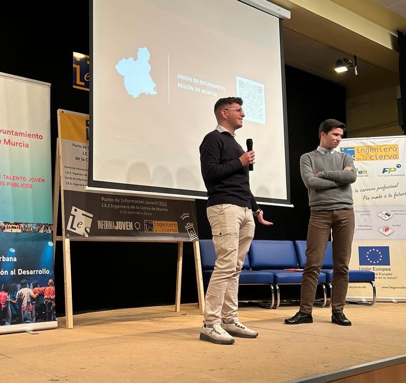 Está mañana <a href="/UNESRMurcia/">UNES-RM</a> ha estado presente en la primera jornada de visibilización del punto de información joven.

Hemos escuchado los problemas y preocupaciones de los estudiantes del instituto I.E.S Ingeniero de la Cierva, en Murcia.

¡Seguimos!