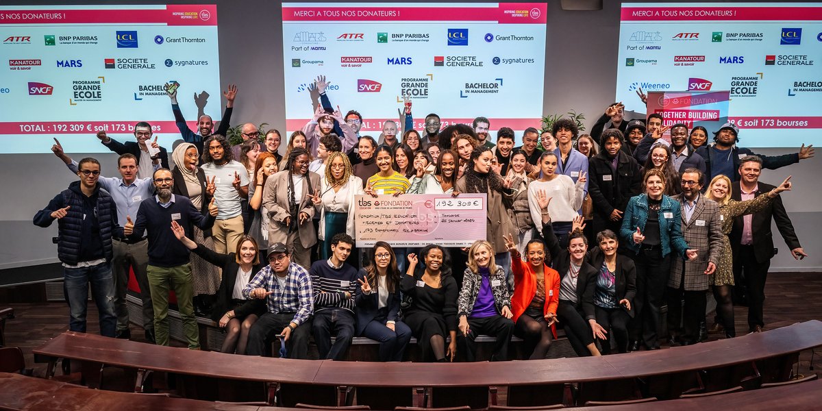 tbs_education's tweet photo. ✨ Jeudi dernier s'est tenue la 10e cérémonie de remise des bourses de la Fondation TBS Education !

👏 173 bourses ont été attribuées à nos étudiantes et étudiants pour un montant de 192 309€.

❤ Un grand merci à notre Fondation, nos donateurs et mécènes pour leur générosité ! https://t.co/nuKz157aWE