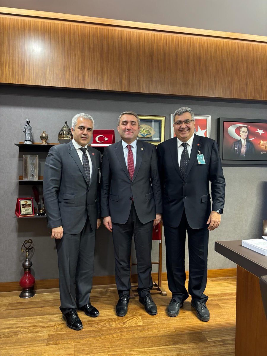 SelimTemurci's tweet photo. İstanbul Diş Hekimleri Odası ve Emeklilikte Adalet Arayanlar Derneği temsilcilerini misafir ettik.

Milletimizin sözcüsü olmaya, sorunların çözümü için gerekli çalışmaları sürdürmeye devam edeceğiz. https://t.co/dHgekeeTsr