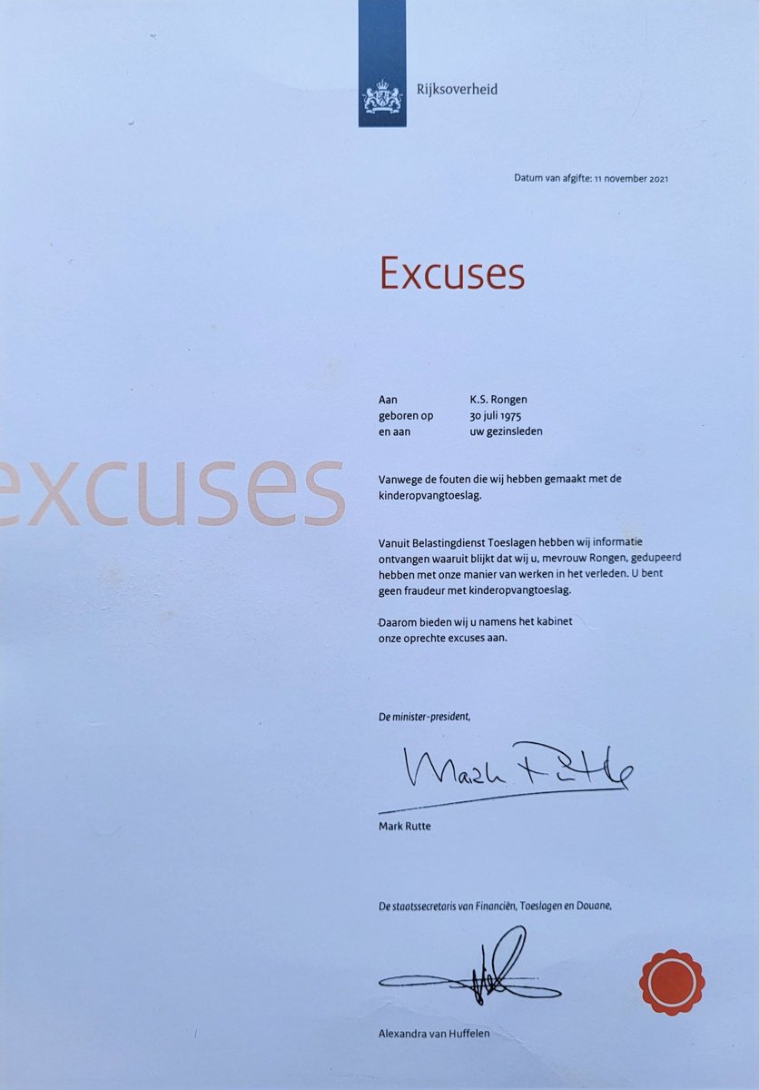 KristieRongen's tweet image. 10 Nov 2021 kreeg ik over de schutting gegooide #excuses van @MinPres en zei hij mij in het #RTLdebat het snot voor de ogen zou werken, het tegengestelde is waar!
Want, ik en duizenden ouders en kinderen zijn in een #herstelschandaal beland.
Een #toeslagenschandaal/misdaad 2.0