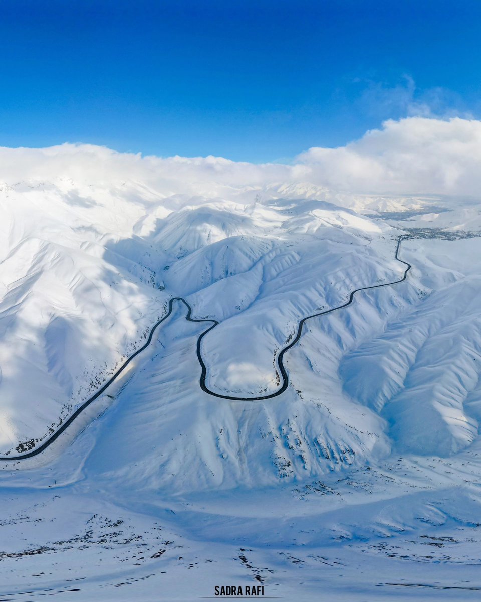 Haraz Road, one of the most memorable roads for most Iranians that connects #Tehran to the northern mountains and the Caspian Sea. 📷Sadra Rafi