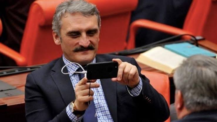 enastaenistera's tweet photo. Şunun milletvekili olduğu ülkede,
Can Atalay’ın vekilliği düşürüldü🙁
#CanAtalay https://t.co/DtbOe4LBAH