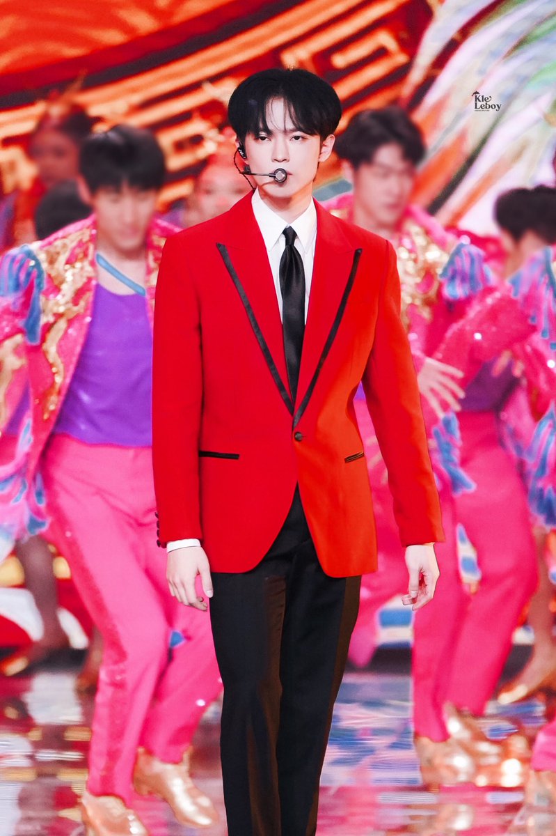 K1eLeboy_Chenle's tweet photo. JiangSu Chinese New Year 🧧 

#CHENLE #천러 #钟辰乐 #辰乐 #NCT #NCTDREAM https://t.co/8w7AMI29m3