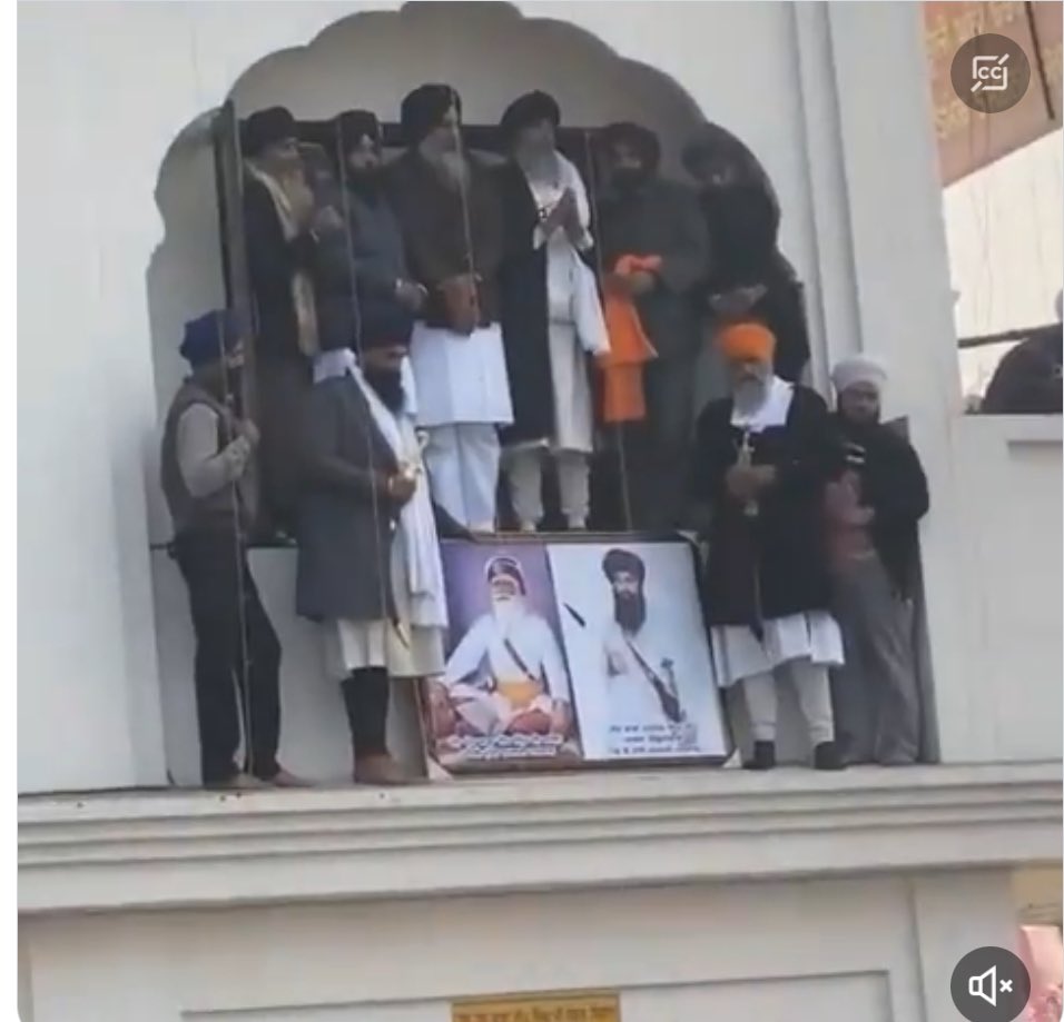 These illogical pretended Sikhs have lost their mind and souls 
They can stand on top of Mr Bhinderwala pic but same time stepping on Baba Deep Singhs pic is unacceptable and Guru ji will never forget this, wake up @SGPCPresident @SGPCAmritsar ,is this KhalsaPanth,Dashmesh Pitta