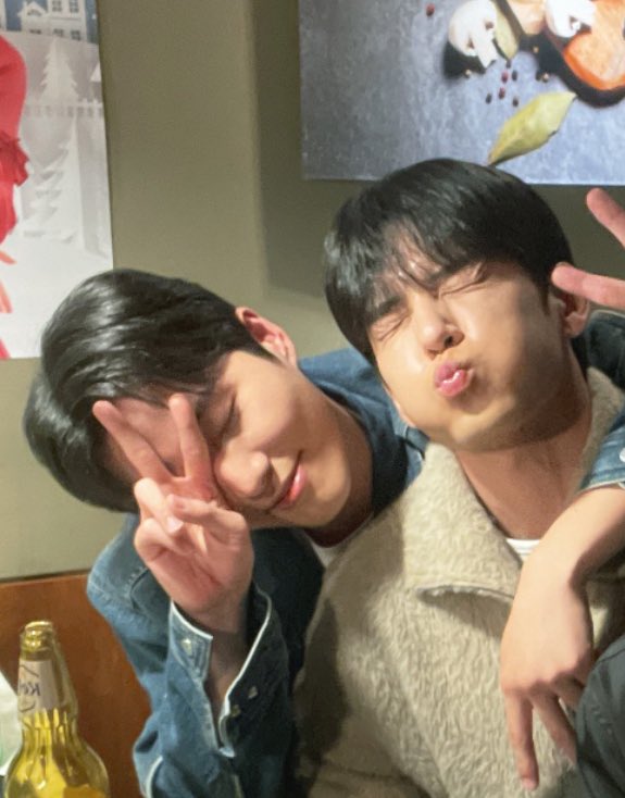 저기… 똑똑? 괜찮으세요? ㅋㅋㅋㅋ̄̈ㅋ꙼̈ㅋ̆̎ㅋ̐̈ㅋ̊̈ㅋ̄̈ㅋ꙼̈ㅋ̆̎ㅋ̐̈ㅋ̊̈
선생님 만취에요 만취!!!