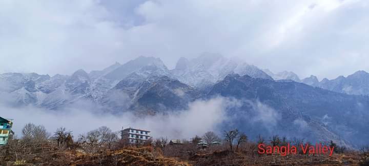 lalitapathik's tweet photo. ShimlaTALES 😋✌️
#snowfall #SnowfallinHimchal https://t.co/fpPu4FPSLO
