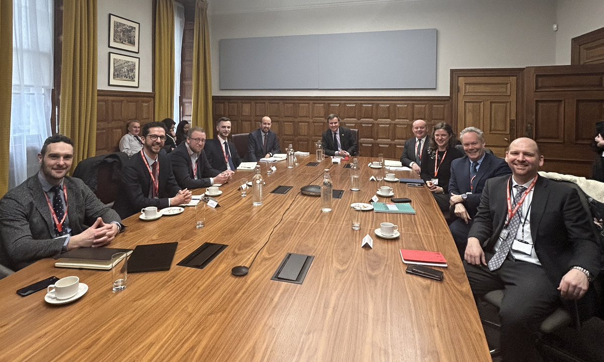 GregHands's tweet photo. There’s little I enjoy more than talking about #CPTPP! 

📅 Today marks halfway through our public engagement 🤝 period for the CPTPP Review. 

CPTPP will make up 15% of global GDP 🏭 as we join.  

Hearing views from businesses today – let us know your thoughts. https://t.co/cLSEoNPMTb
