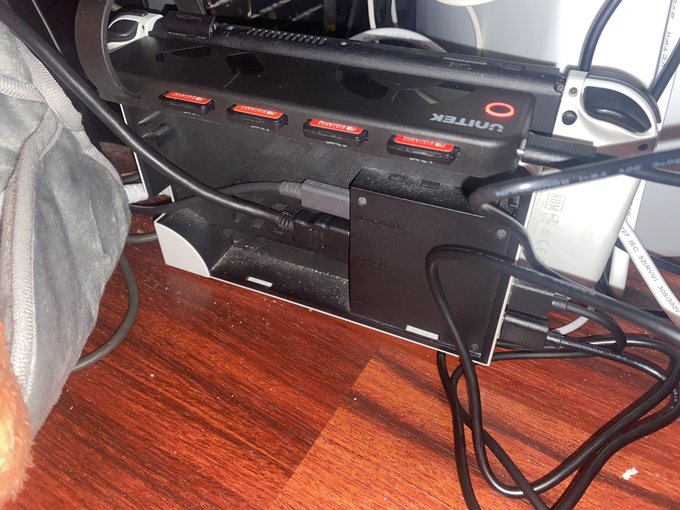 Switchのカード切り替えのクラファンのやつ、Switch本体バージョンによってはスリープから勝手に電源入るみたいな不具合ある報告あるらしいけど、うちは問題なしなんでありがたく使わせてもらお
ワンタッチでエスプレイドやダライアスに切りかえ助かる 