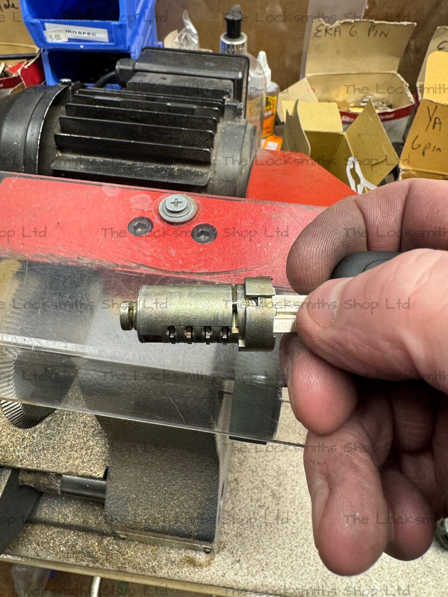 LocksmithsShop's tweet image. Imported Toyota Yaris keys losted stripped rebuilt @master_locksmiths_association #skilledtrades #locksmith #cheam #suttonsurrey @toyota #keys #challenge