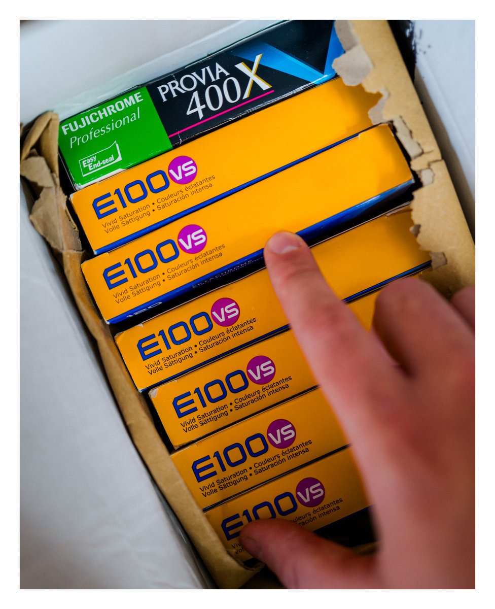 JetBlk's tweet image. Boxes of pure 120 goodness. Thanks ⁦@Givemeabiscuit⁩ for the quick and easy transaction (oh, and come on ManUtd)!

#provia400x #e100vs