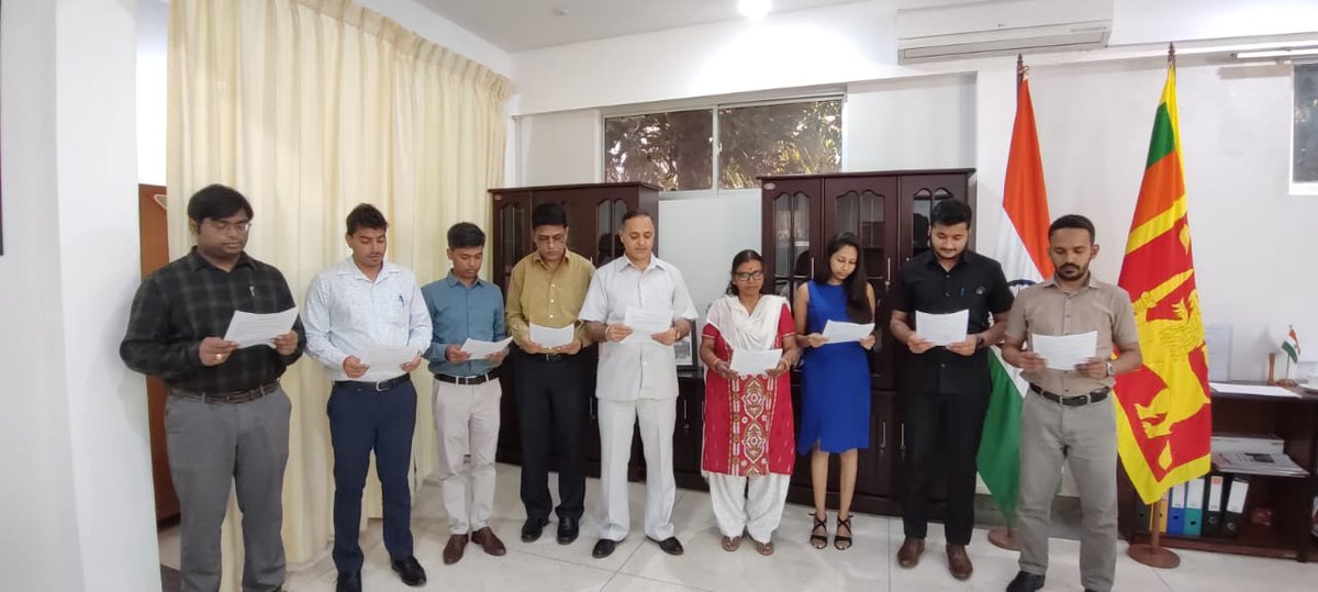 On the occasion of 9th consecutive year of  Swachhata Pakhwada CGI Hambantota  observed #SwachhataPakhwada2024 by taking ‘Swachhata Pledge’ on 25th January 2024 at the Consulate premises.  
#SwachhOffice #SwachhBharat2024 #SwachhBharatMission