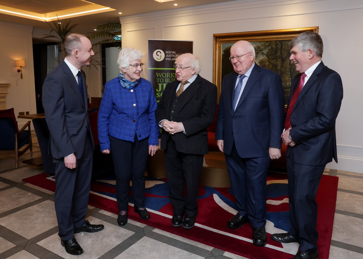 PresidentIRL tweet picture